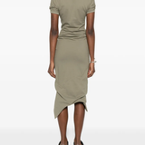  green dress,full body view