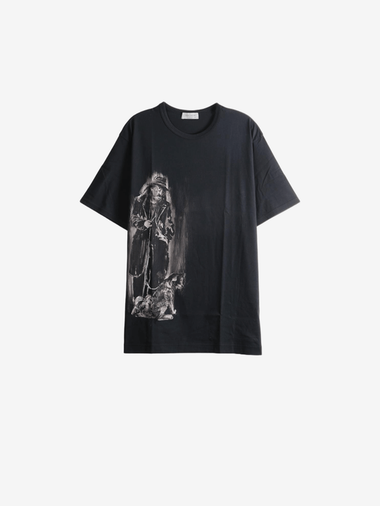 Black t-shirt, front view
