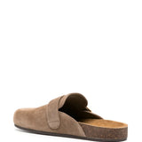 Brown mule, back view
