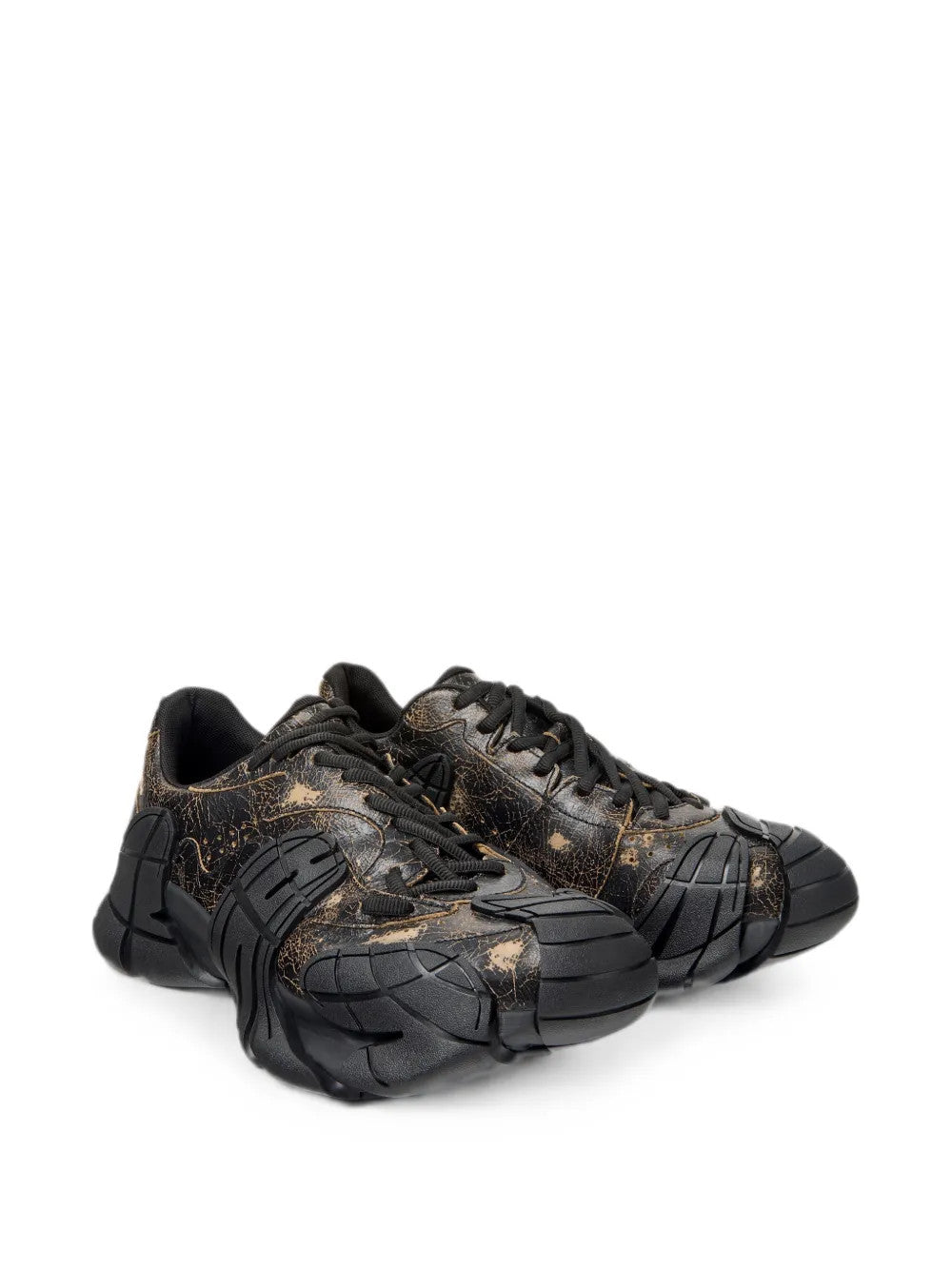 Black shoes, front view