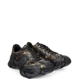 Black shoes, front view