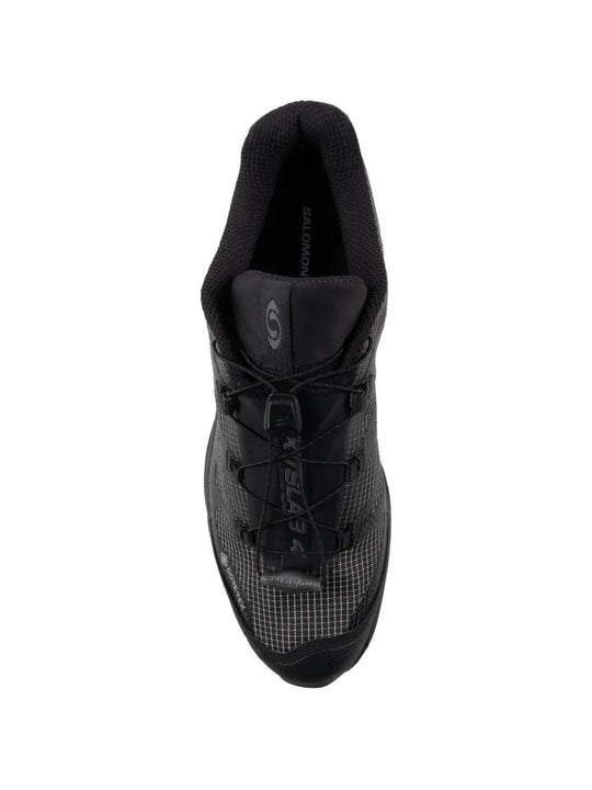 Black shoes, front view
