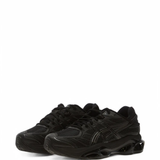 Black shoes, front view