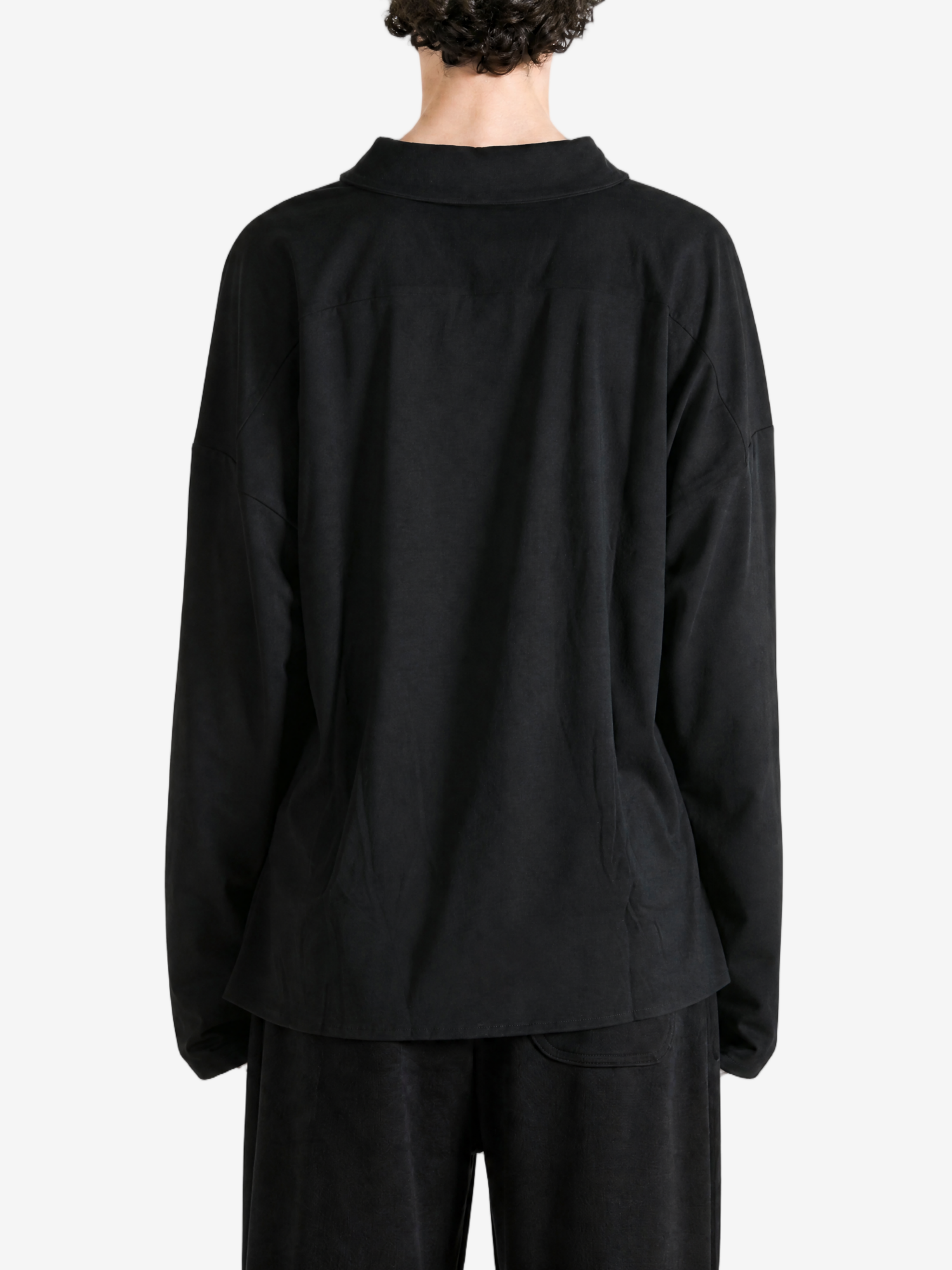 Black shirt, full body view