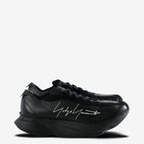 Black shoes,front view