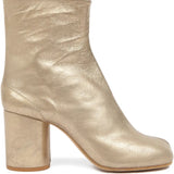 Yellow boots, front view