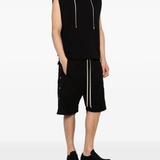 Black sleeveless hoodie,full body view