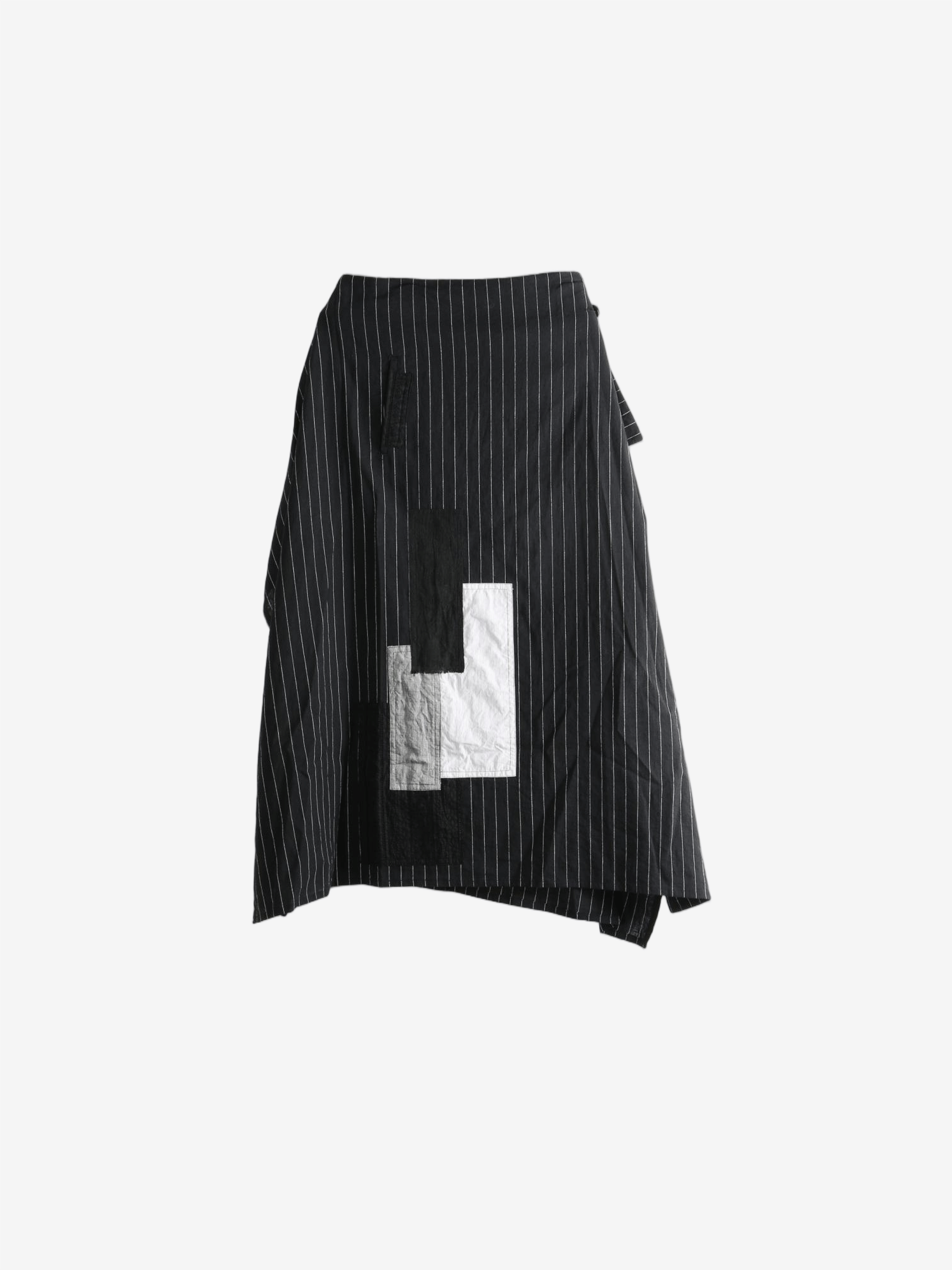 Black skirt, front view