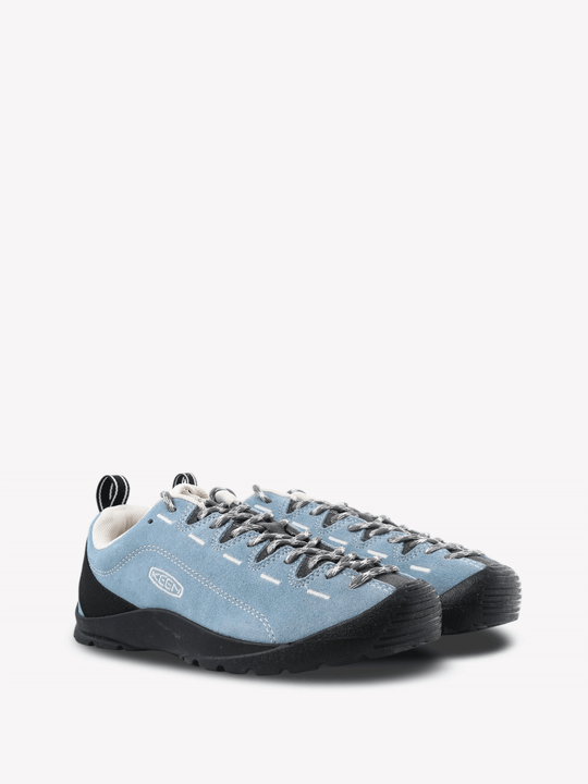Blue shoes, front view