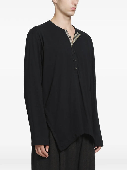 Black t-shirt, front view