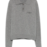 grey shirt, front view