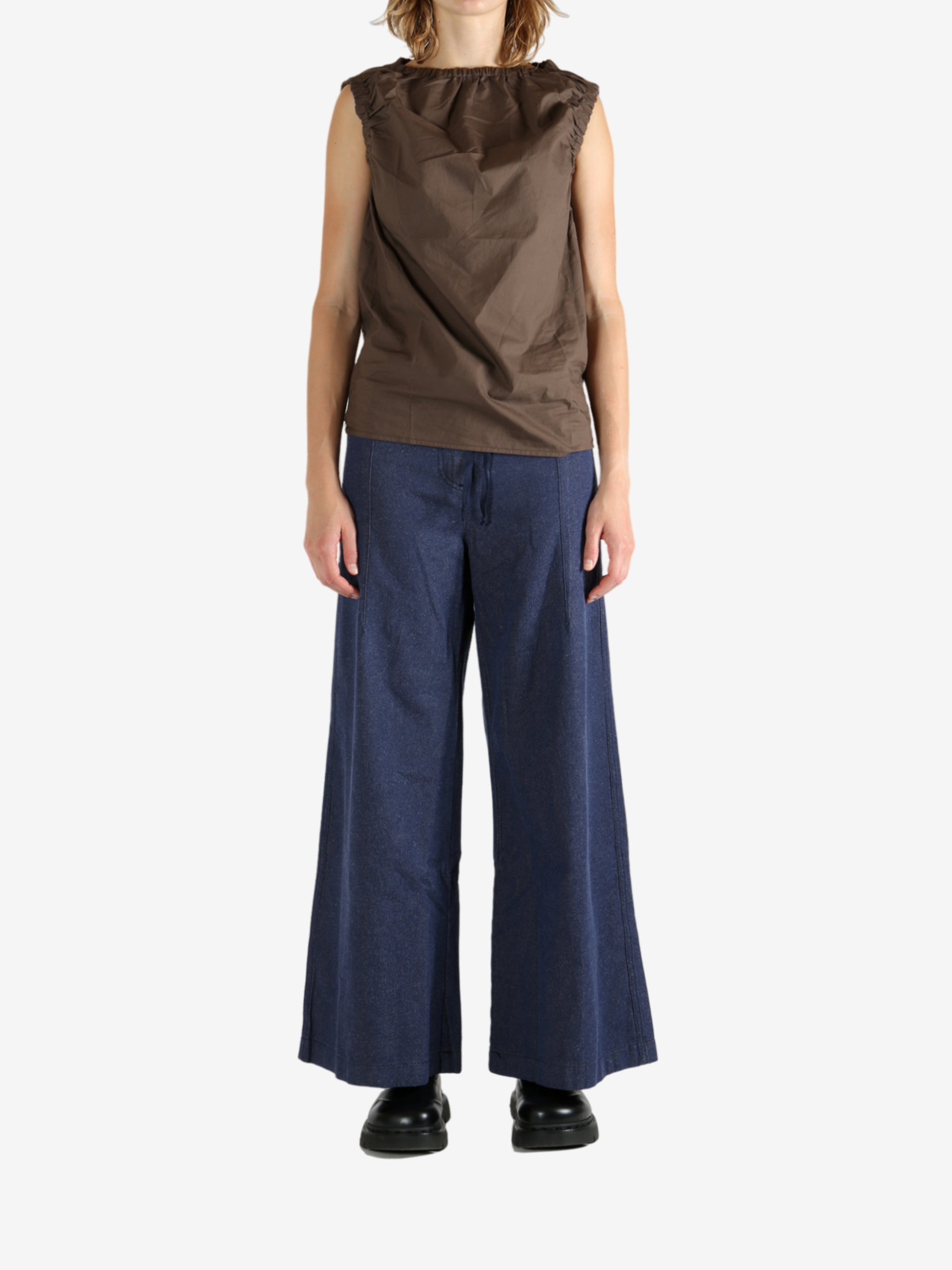 Brown top,full body view