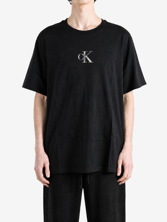 Black t-shirt, full body view