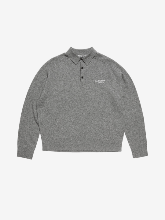 Grey knitwear, front view