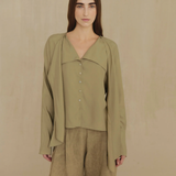 Green shirt, full body view