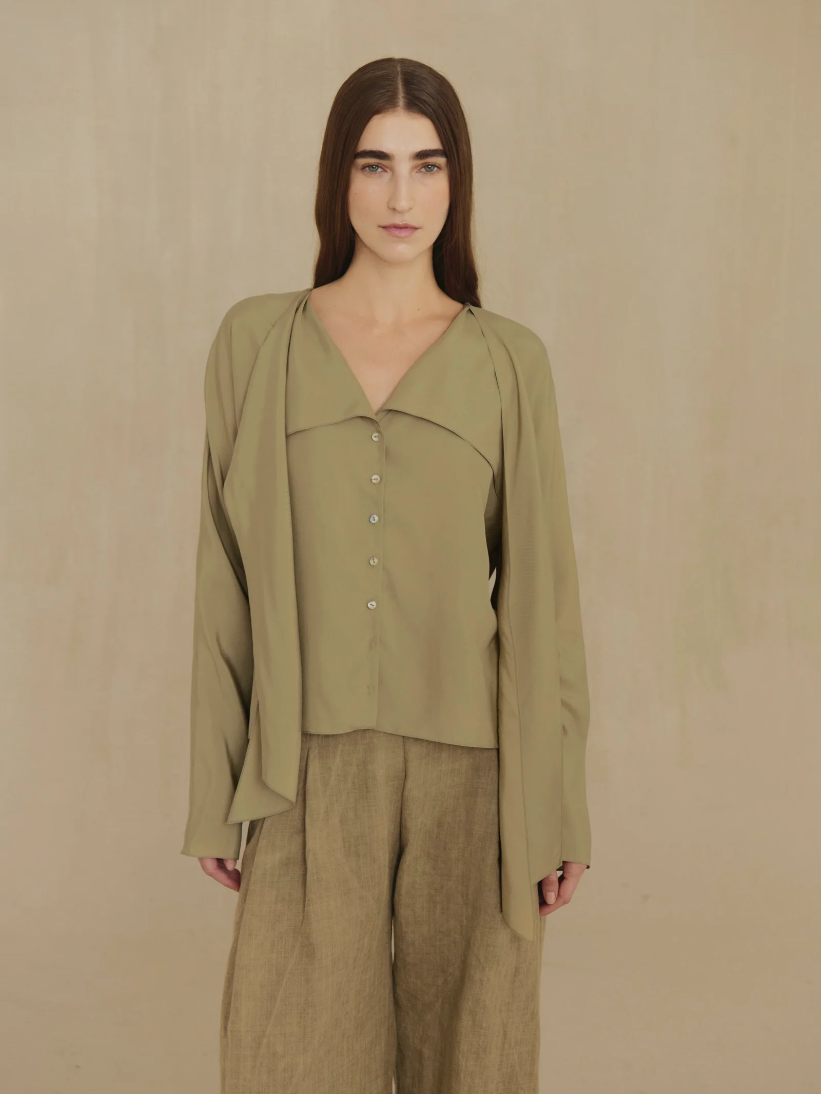 Green shirt, full body view
