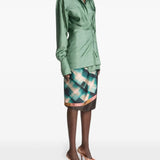 Green shirt, full body view