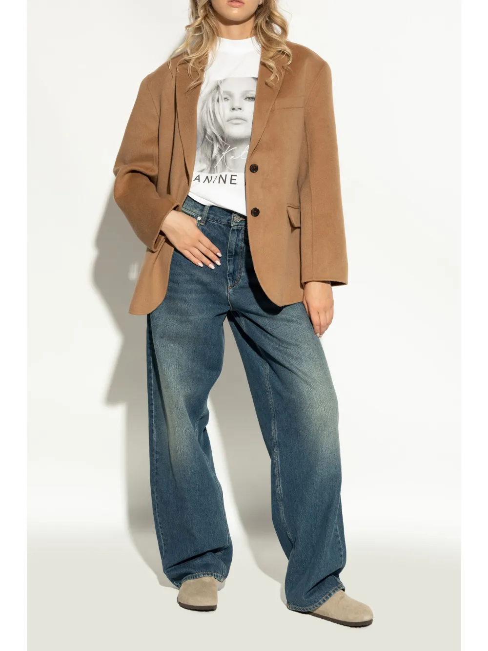 Tan sandals,front view