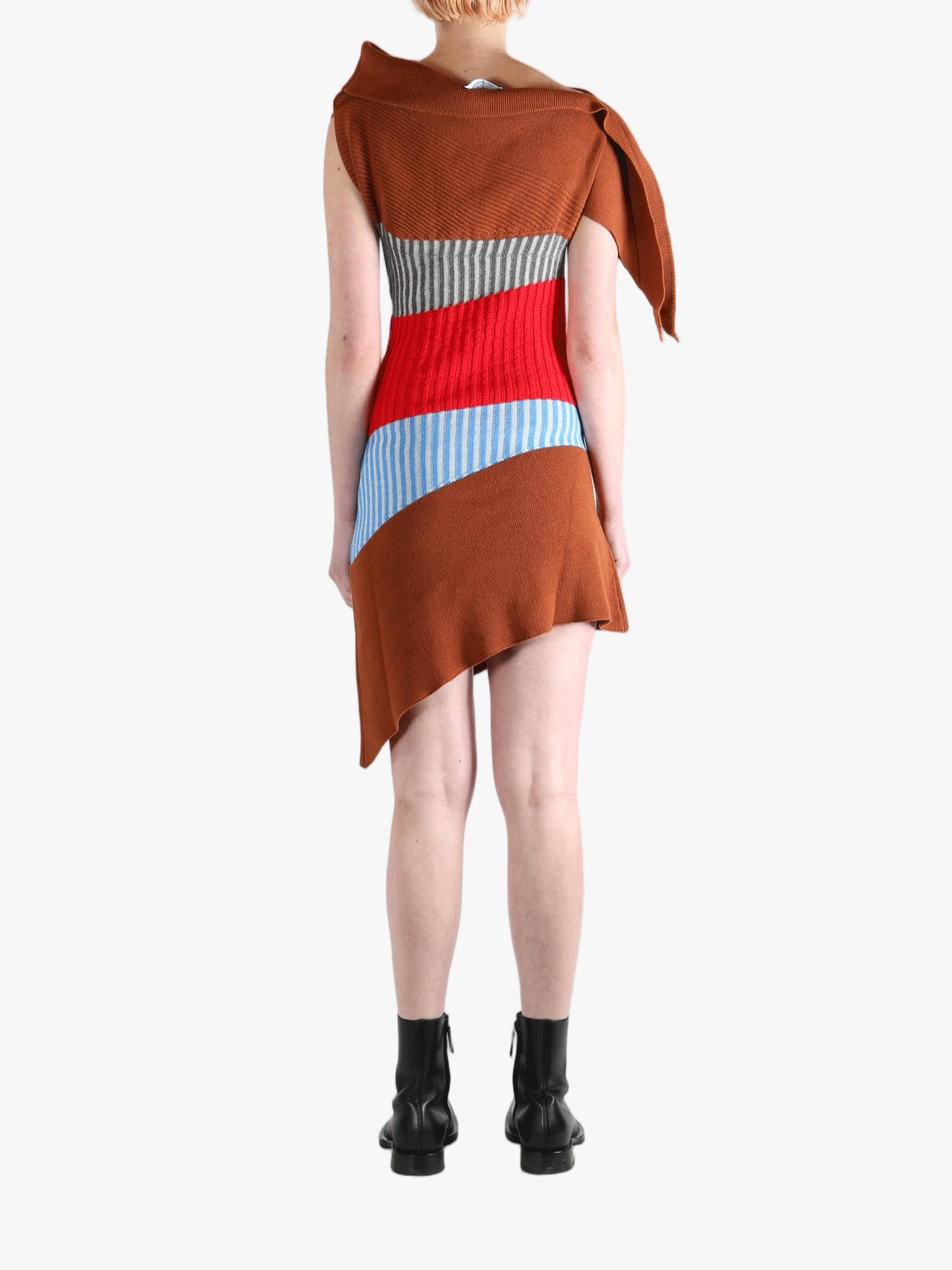 Brown skirt ,back view