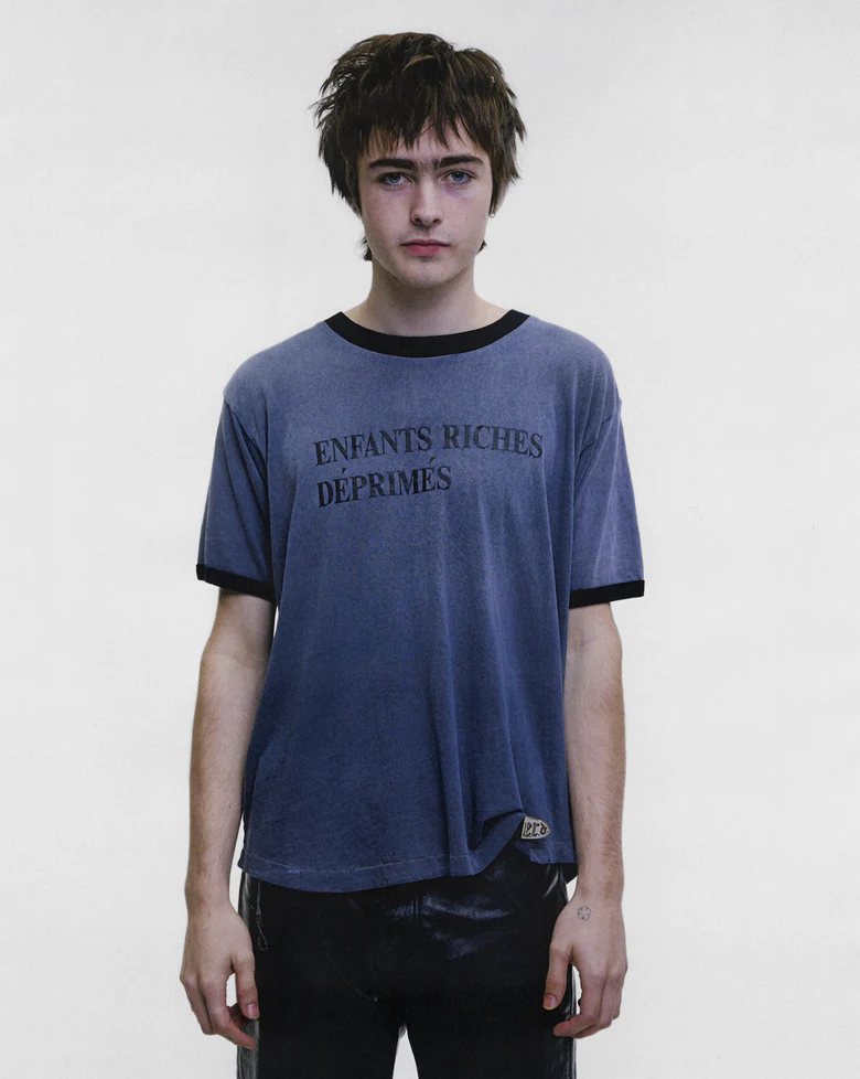 Blue t-shirt, full body view