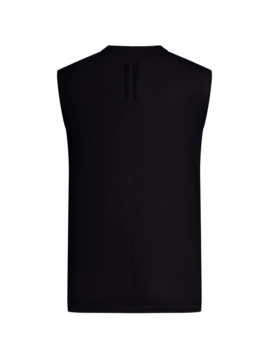 Black t-shirt, back view