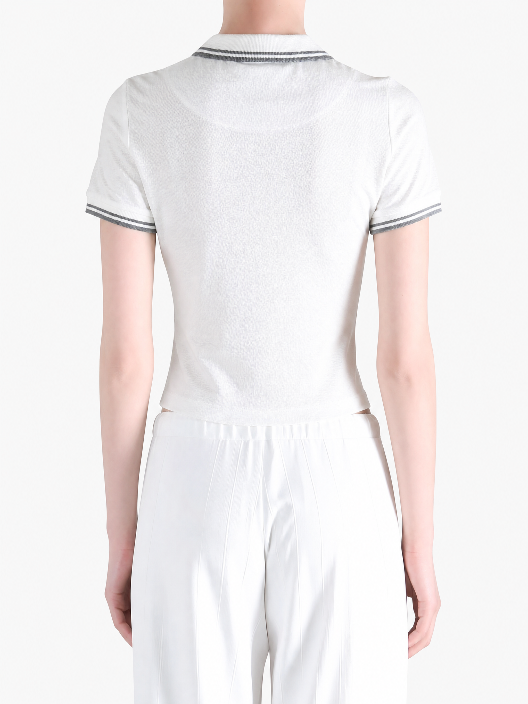 White t-shirt, full body view