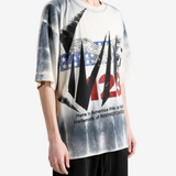 Grey t-shirt, full body view