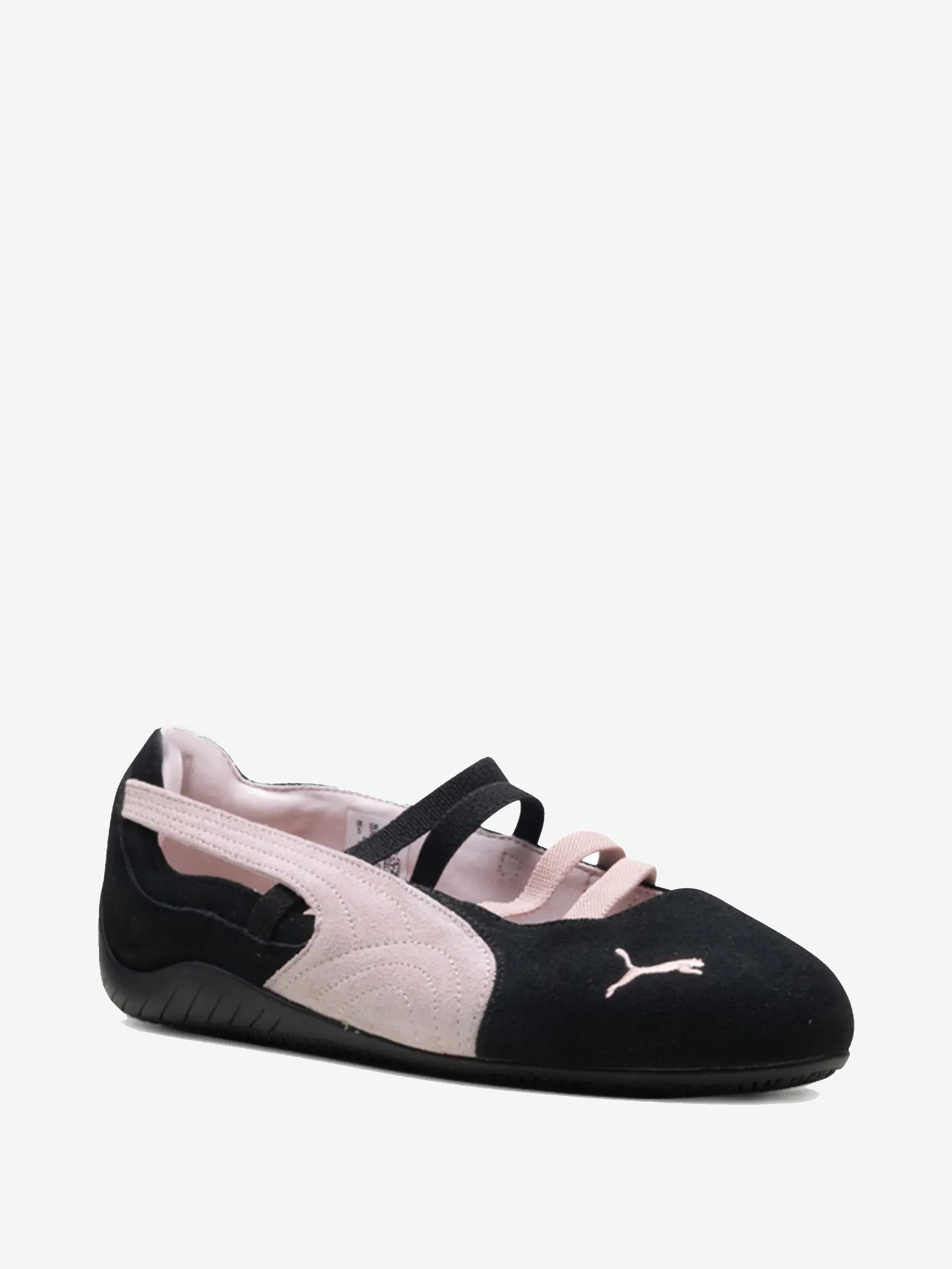 Black and white shoe,front view