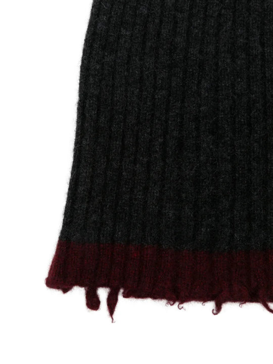 Close up of Grey hat, showing texture of the 100% cashmere fabric