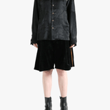 Black shirt, full body view