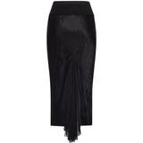 Black skirt, back view