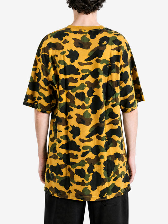 Yellow t-shirt, full body view