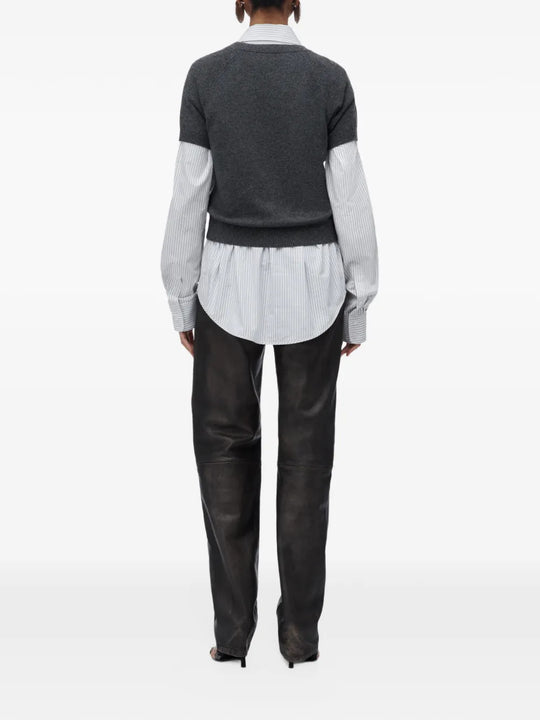 Grey shirt, front view