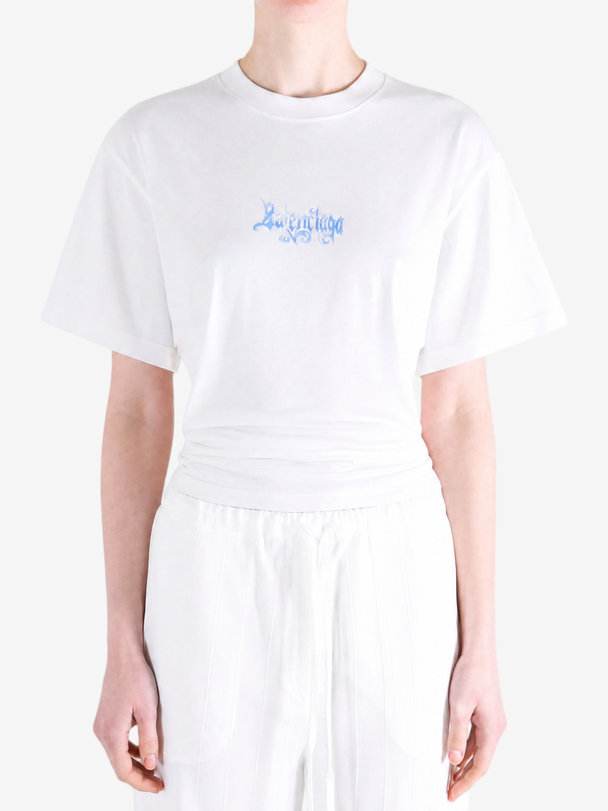 White t-shirt, full body view
