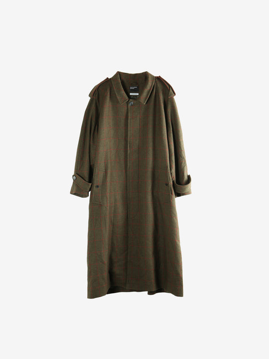 Green coat, front view