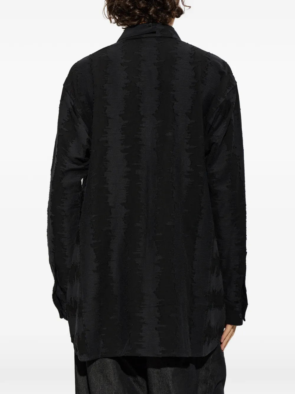 Black shirt, full body view