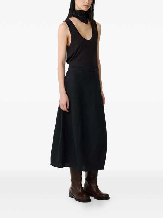 Black skirt, full body view