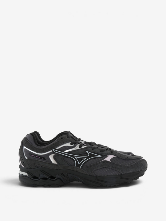 Black shoes, front view
