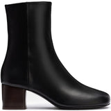 Black boots, front view
