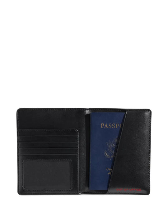 Black accessories, front view