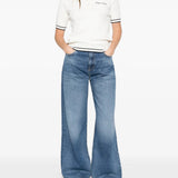 White t-shirt, full body view