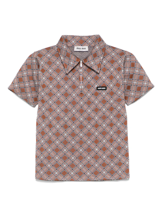 Brown shirt, front view