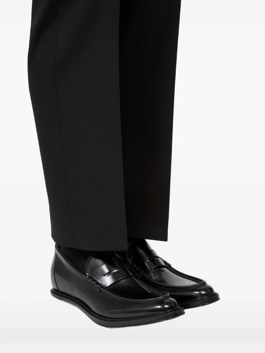 Black shoes, front view