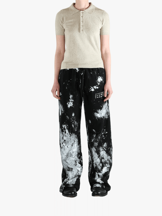 White t-shirts, full body view