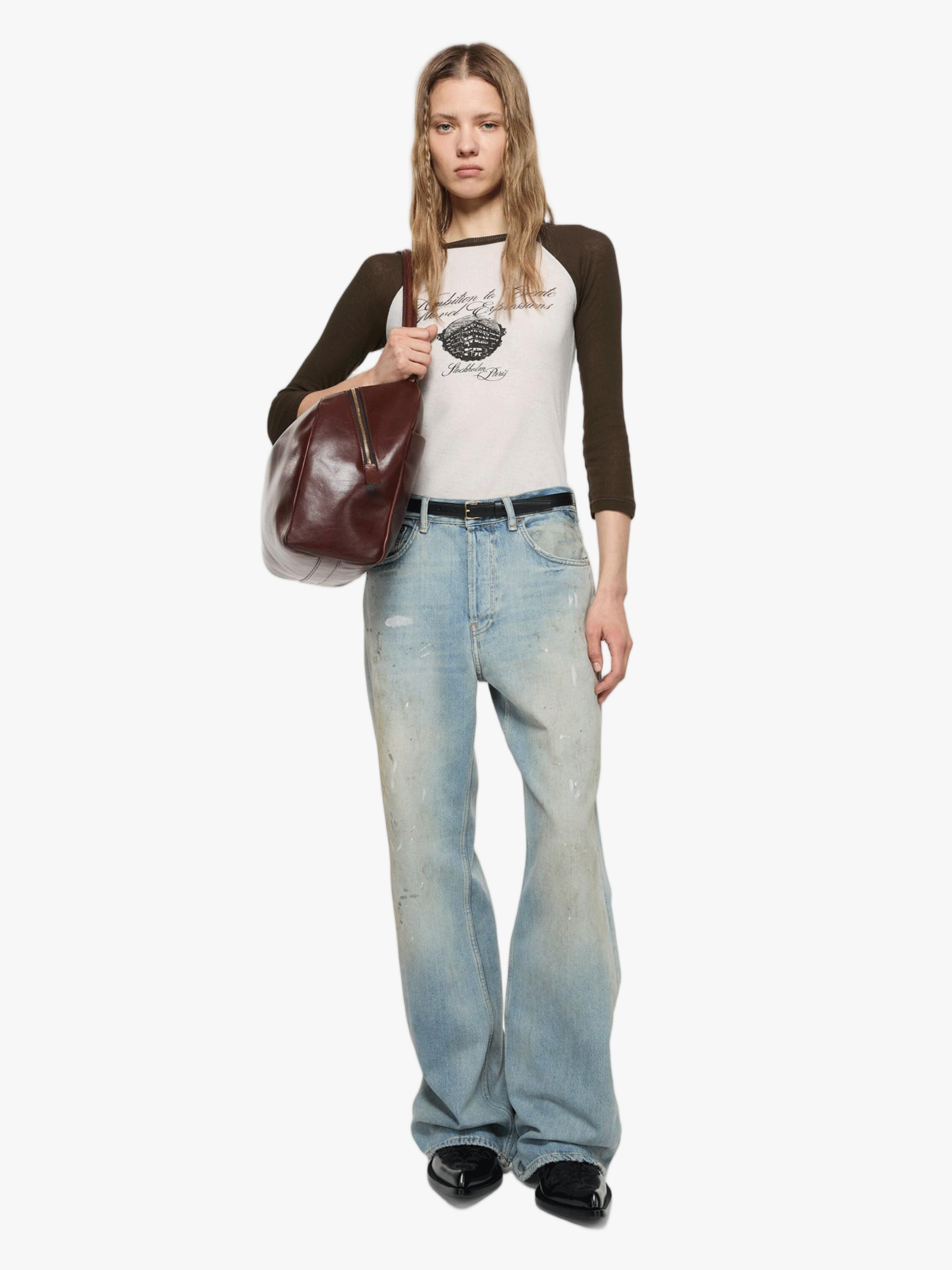 Brown t-shirt, full body view