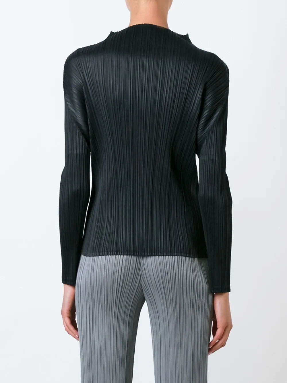 Black shirt, full body view