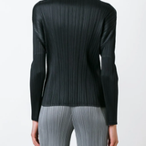 Black shirt, full body view