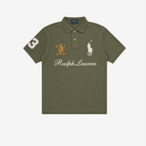 Green shirt, front view