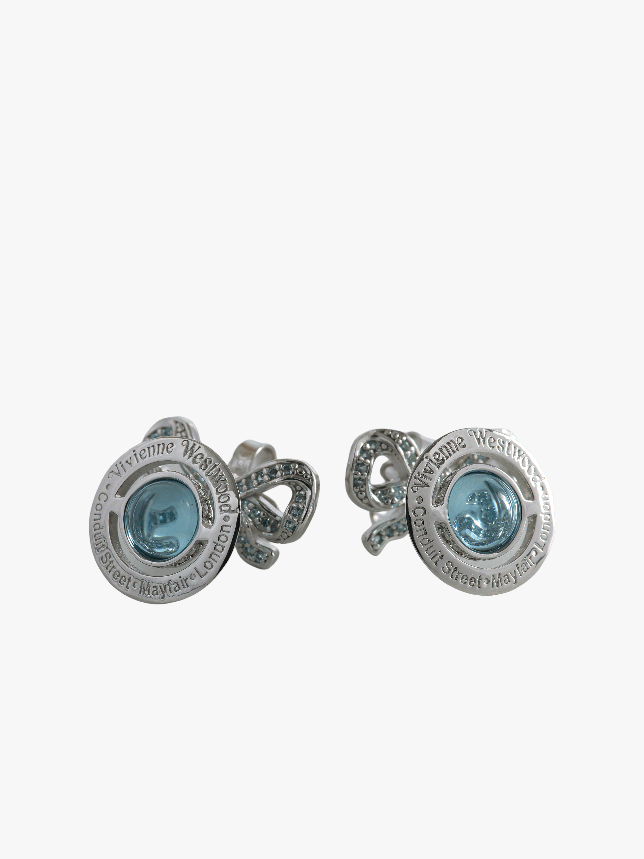 Blue accessories, front view