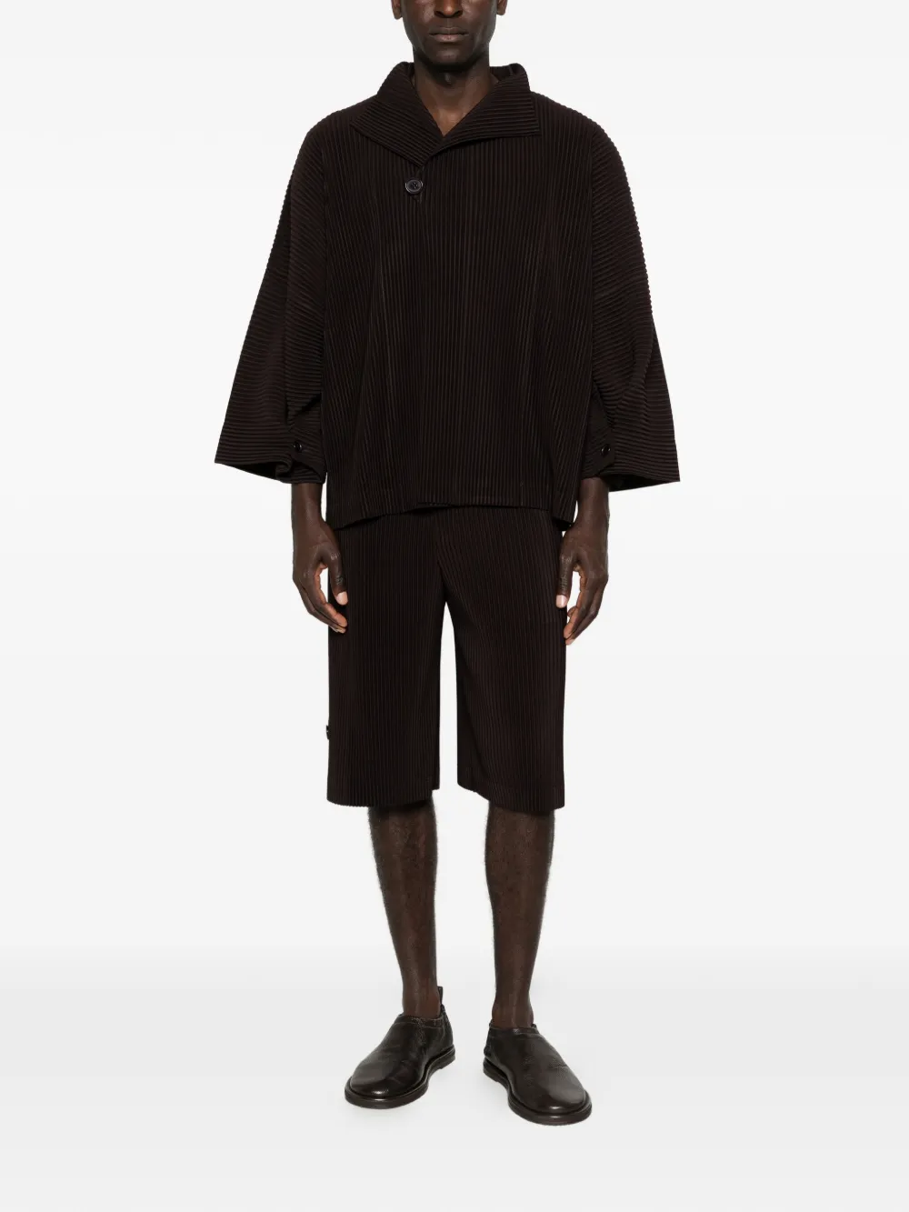 Black pant, full body view